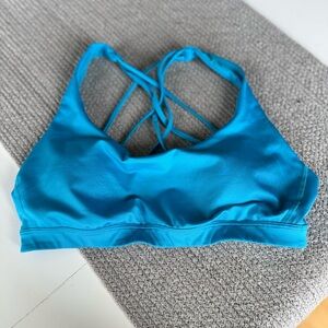 Victoria’s Secret Sport Blue Incredible Essential Strappy Back Sports Bra Medium